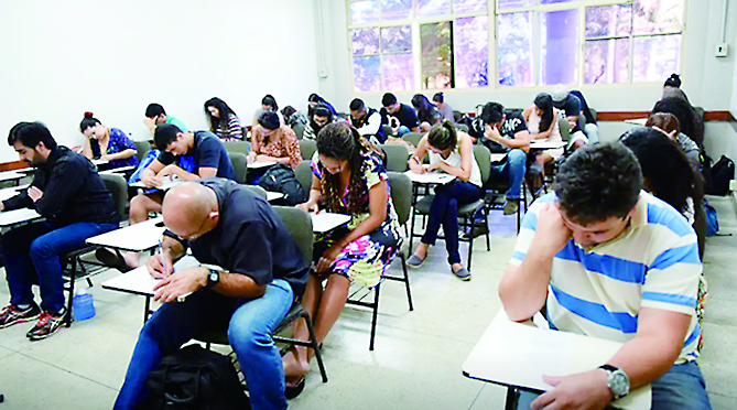 Estudantes de todo os país fazem prova neste domingo