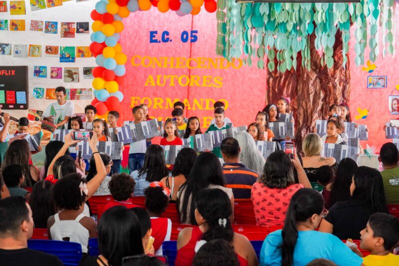 Projeto literário transforma alunos do Paranoá em leitores apaixonados