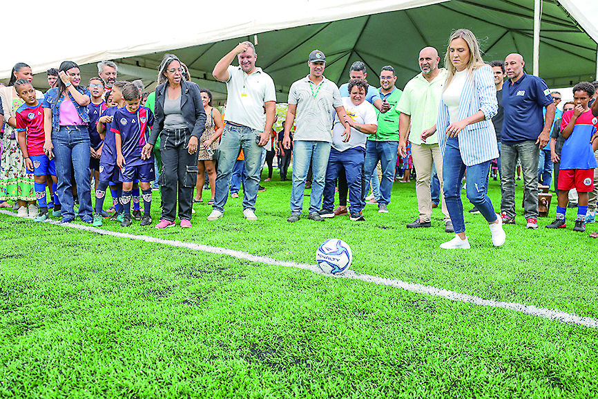 Novo campo society leva lazer e esporte para população do Pôr do Sol