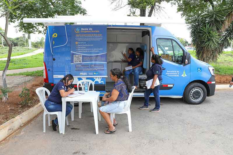 Projeto Atendimento em Movimento acolhe mais de  2,1 mil pessoas em todo DF