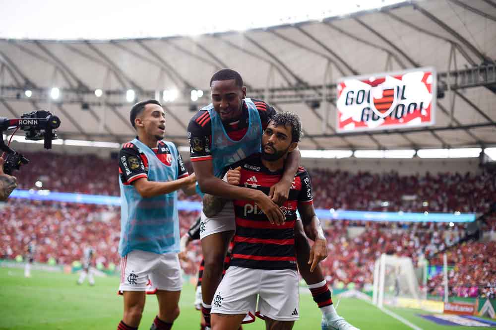 Flamengo vence Atlético-MG por 3 a 1 e larga na frente na decisão da Copa do Brasil