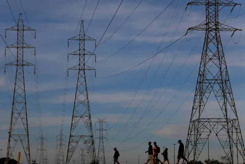 Governo espera bandeira verde nas contas de luz em dezembro