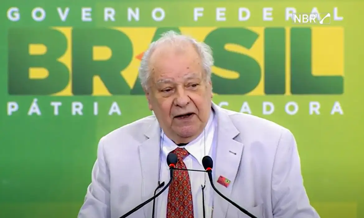 Morre cientista Rogério Cerqueira Leite aos 93 anos