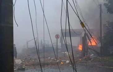 Avião com dez passageiros cai em avenida principal de Gramado-RS