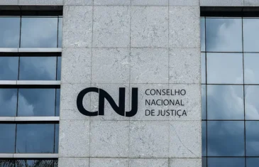 CNJ suspende vale-alimentação de R$ 10 mil para juízes