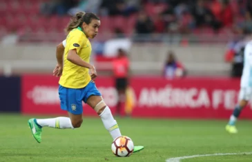 Homenageada no Bola de Prata, Marta sonha em disputar a Copa do Mundo de 2027: ‘Sempre vou estar disponível’