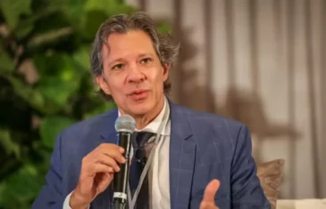 Bancada do PT discute mudanças no BPC com a equipe econômica; Haddad diz que espera apoio do partido