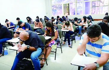 Estudantes de todo os país fazem prova neste domingo