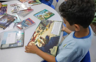 Espaços de inclusão social, bibliotecas escolares comunitárias estão abertas à população