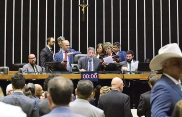 Influência extra: nova regra de emendas fortalece líderes de bancadas partidárias e acirra disputas