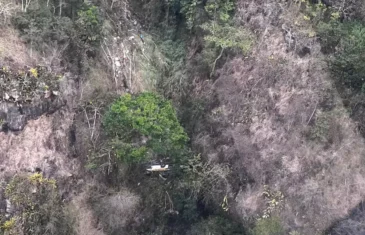 Ônibus cai em ribanceira e deixa 18 mortos na Serra da Barriga, em Alagoas