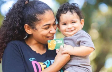 Beneficiárias do programa Mães de Goiás passam a receber R$ 300/mês