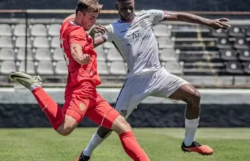 Torcida do São Cristóvão brinca com seleção sub-23 da Rússia em amistoso: ‘esse juíz é ucraniano’