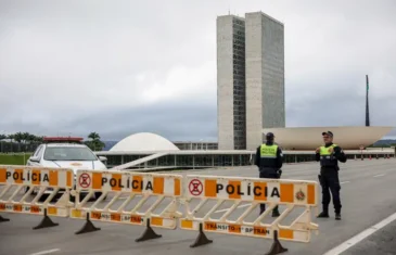 Câmara cancela sessão de quinta-feira após explosões na Praça dos Três Poderes