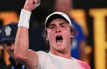 Aos 18 anos, João Fonseca desbanca marcas de Federer, Nadal, Djokovic e Guga com vitória sobre top 10 em Grand Slam