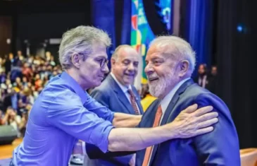 Lula diz que governador de Minas deveria dar um ‘prêmio’ a ele por proposta que renegocia dívidas dos estados