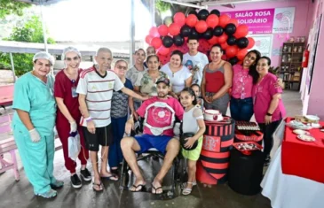 Paciente oncológico do Hospital de Base ganha festa de aniversário surpresa