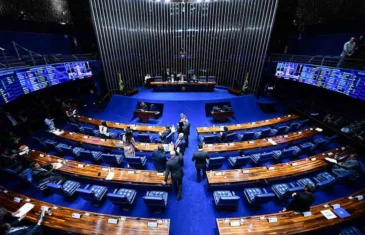 Senado elege nova Mesa Diretora por aclamação