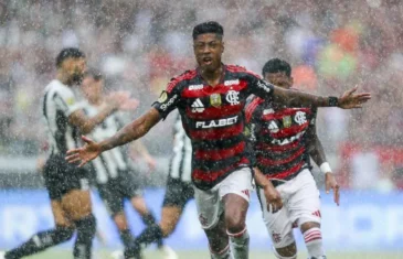 Flamengo vence Botafogo e conquista o tricampeonato da Supercopa do Brasil