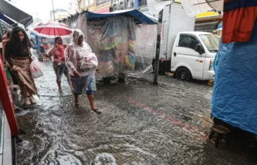 Mulher morre após carro ficar submerso em São Paulo