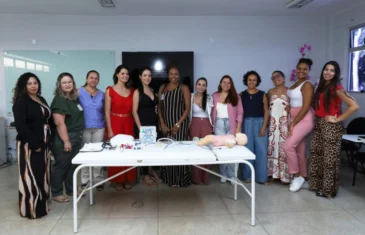 Enfermeiros obstetras participam de curso de cuidados ao recém-nascido na sala de parto