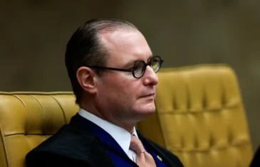 Zanin vota para aceitar denúncia contra dois deputados do PL por comercialização de emendas