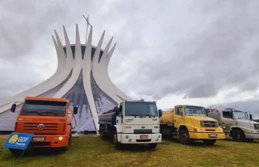 Espelho-d’água da Catedral de Brasília é reabastecido