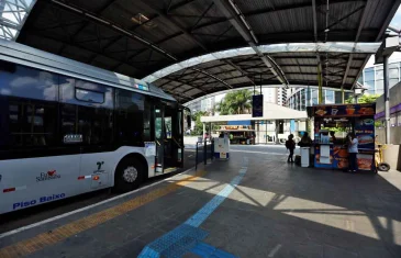 Bomba caseira explode no Terminal Pinheiros, na Zona Oeste de SP