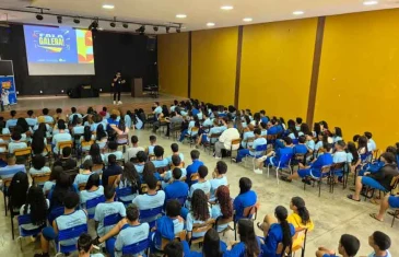 Estudantes de Planaltina participam da estreia do projeto Fala Galera