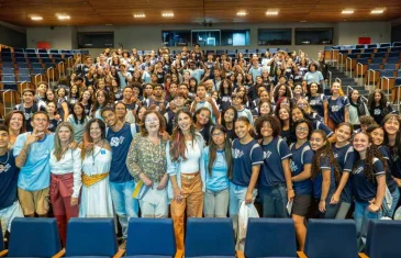 Estudantes participam de abertura do programa Conhecendo o Parlamento