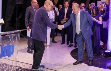 Ibaneis Rocha destaca a importância da democracia durante lançamento de livro