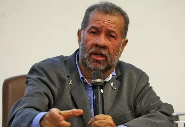 Presidente licenciado do PDT, Lupi estava desde o início do governo, há dois anos e quatro meses, à frente do ministério que tem o INSS em sua estrutura.