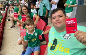 Mais de 30 mil torcedores dão cartão vermelho para o racismo no Mané Garrincha