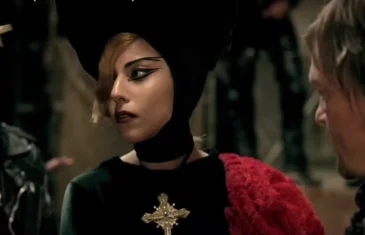 Relembre 7 vezes em que Lady Gaga surpreendeu o público e gerou polêmicas