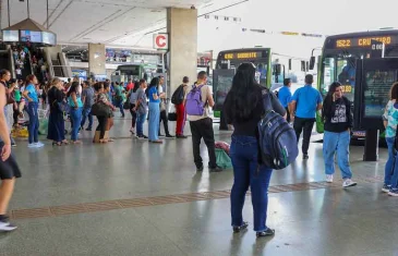 Mulheres com medida protetiva no DF terão acesso ao transporte público gratuito