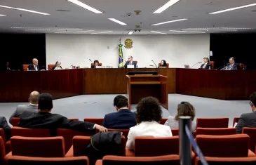 STF forma maioria para limitar decisão da Câmara que suspendeu ação penal que tem Bolsonaro e Ramagem como réus