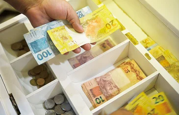 Mercado financeiro eleva previsão para expansão da economia para 2,02% em 2025