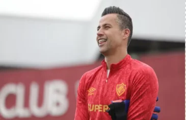Fábio renova com o Fluminense até 2026 e chega a 216 jogos com a camisa tricolor