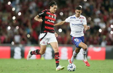 Flamengo goleia o Fortaleza e assume a liderança do Brasileirão