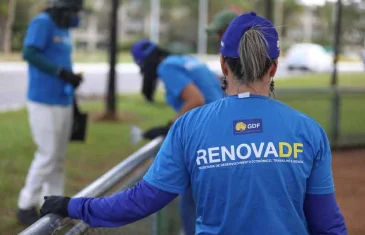 Alunos do RenovaDF trabalham na manutenção do Parque Ana Lídia
