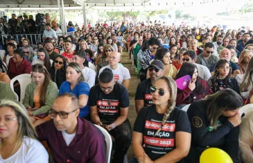 Política move a greve dos professores