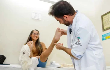 Dia Mundial do Pé Torto Congênito: tratamento em adultos muda vidas no DF