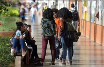 Governo sanciona lei que amplia para 30% cotas para negros em concursos