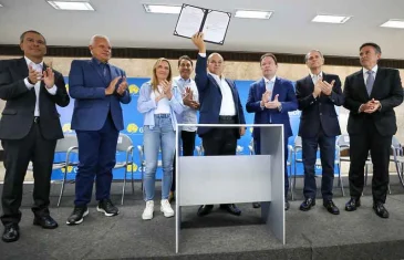 Ibaneis sanciona lei que permite negociação direta de dívidas com o GDF