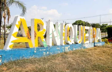 Arniqueira recebe espetáculo de teatro de rua ‘Zezinho e o Livro Mágico’
