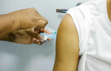 Vacinação contra HPV para jovens de 15 a 19 anos termina no próximo sábado (14)