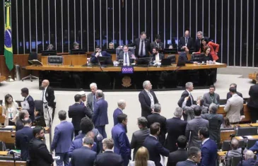 Plenário da Câmara aprova urgência para suspender decreto do IOF