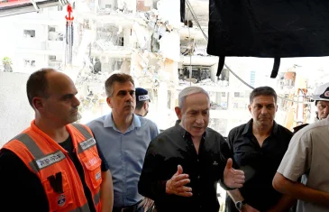 Em primeira reação após ataques dos EUA, Irã lança mísseis contra Israel e deixa ao menos 23 feridos