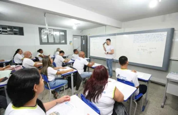 Matrículas abertas para Educação de Jovens e Adultos