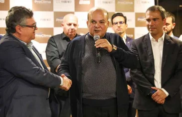 Governador Ibaneis Rocha anuncia que GDF estuda criar tabela própria de preços de obras